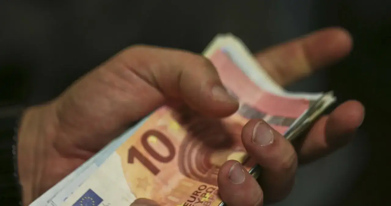 Ile można zarobić w niemczech na produkcji? Zaskakujące różnice w pensjach