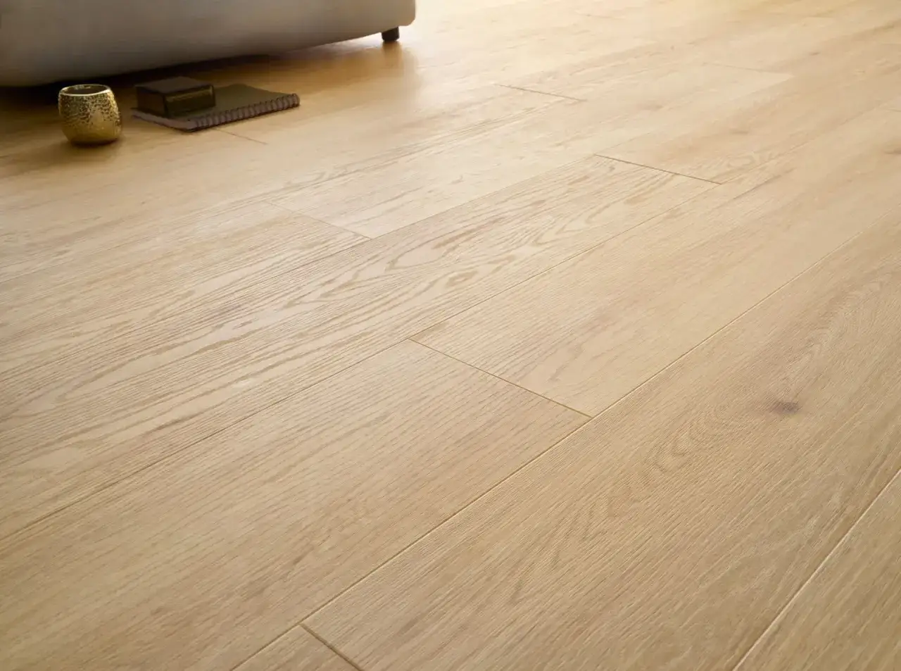 Jak położyć panele w całym mieszkaniu i uniknąć najczęstszych błędów