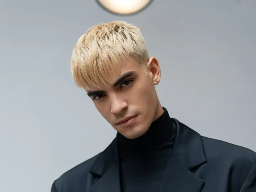 Blond włosy u chłopaka: Jaką farbę wybrać? Top 5 marek