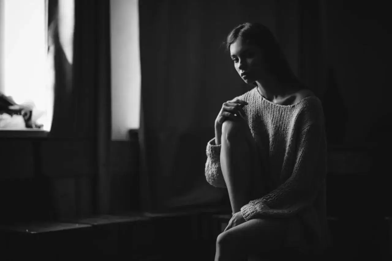 Czarne tło na zdjęciu: Zrób je sam! Od aparatu po Photoshop