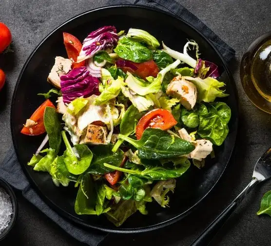 Czy można zamrozić sałatkę z majonezem? Unikaj tych błędów!