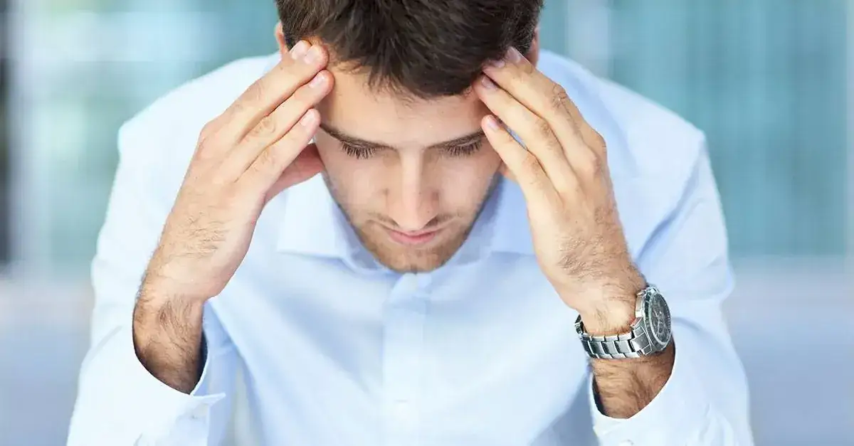 12 objawów depresji u mężczyzn: Czy rozpoznasz ukryte sygnały?