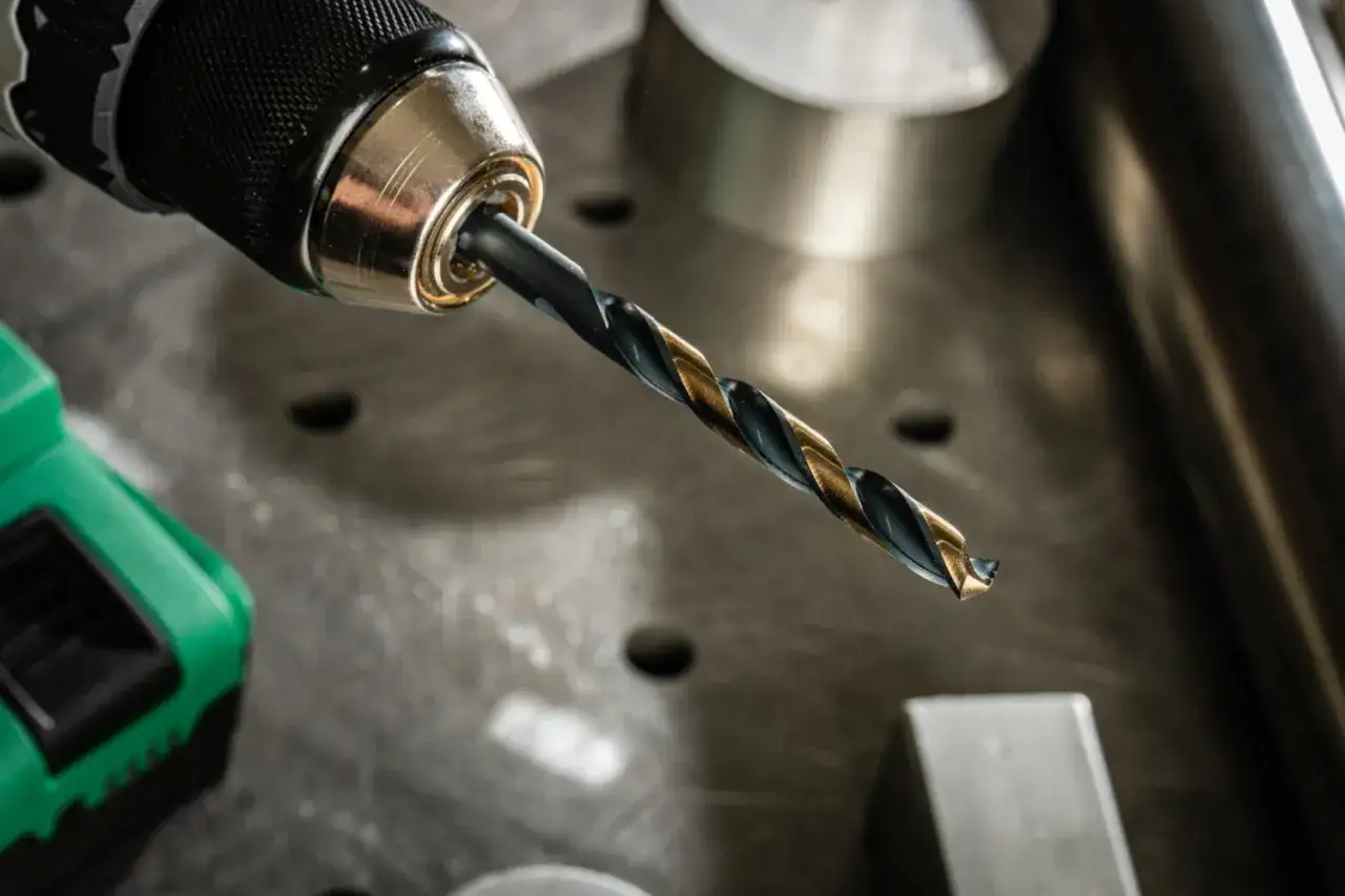 Wiertło do metalu: Jak wybrać i wiercić jak ekspert?