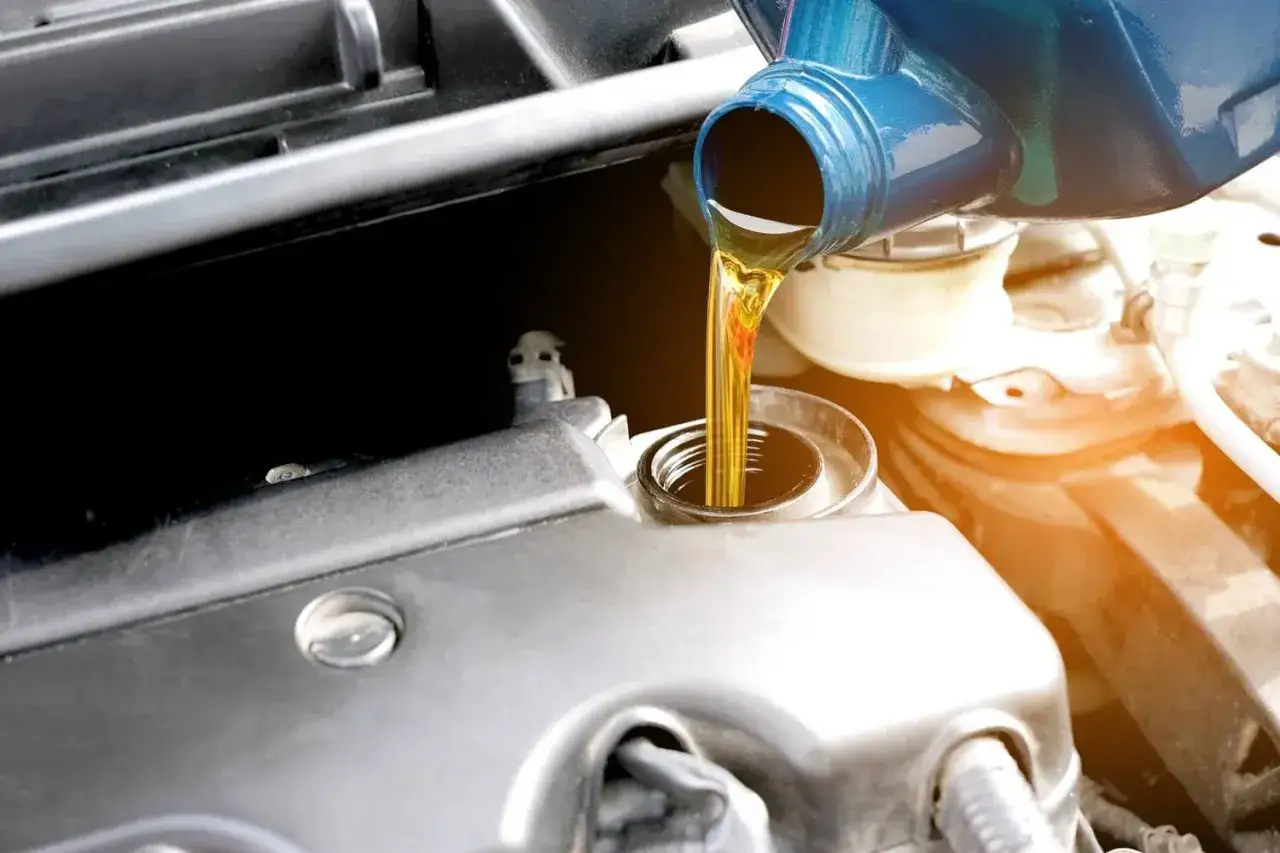 Olej 0W-40: Dla jakich silników? Ekspert radzi i rozwiewa mity