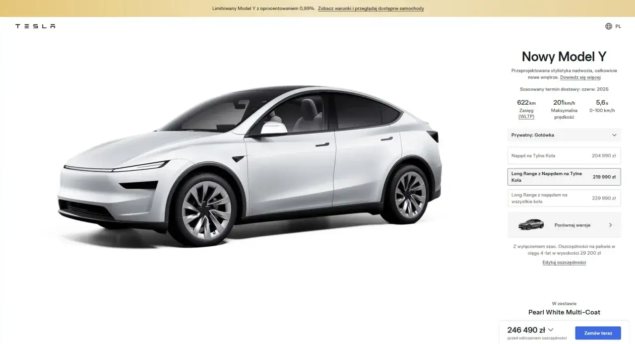 Biała Tesla Model Y Long Range z napędem na tylne koła kosztuje 219 990 zł. Sprawdź, ile kosztuje Tesla Model Y w innych konfiguracjach.