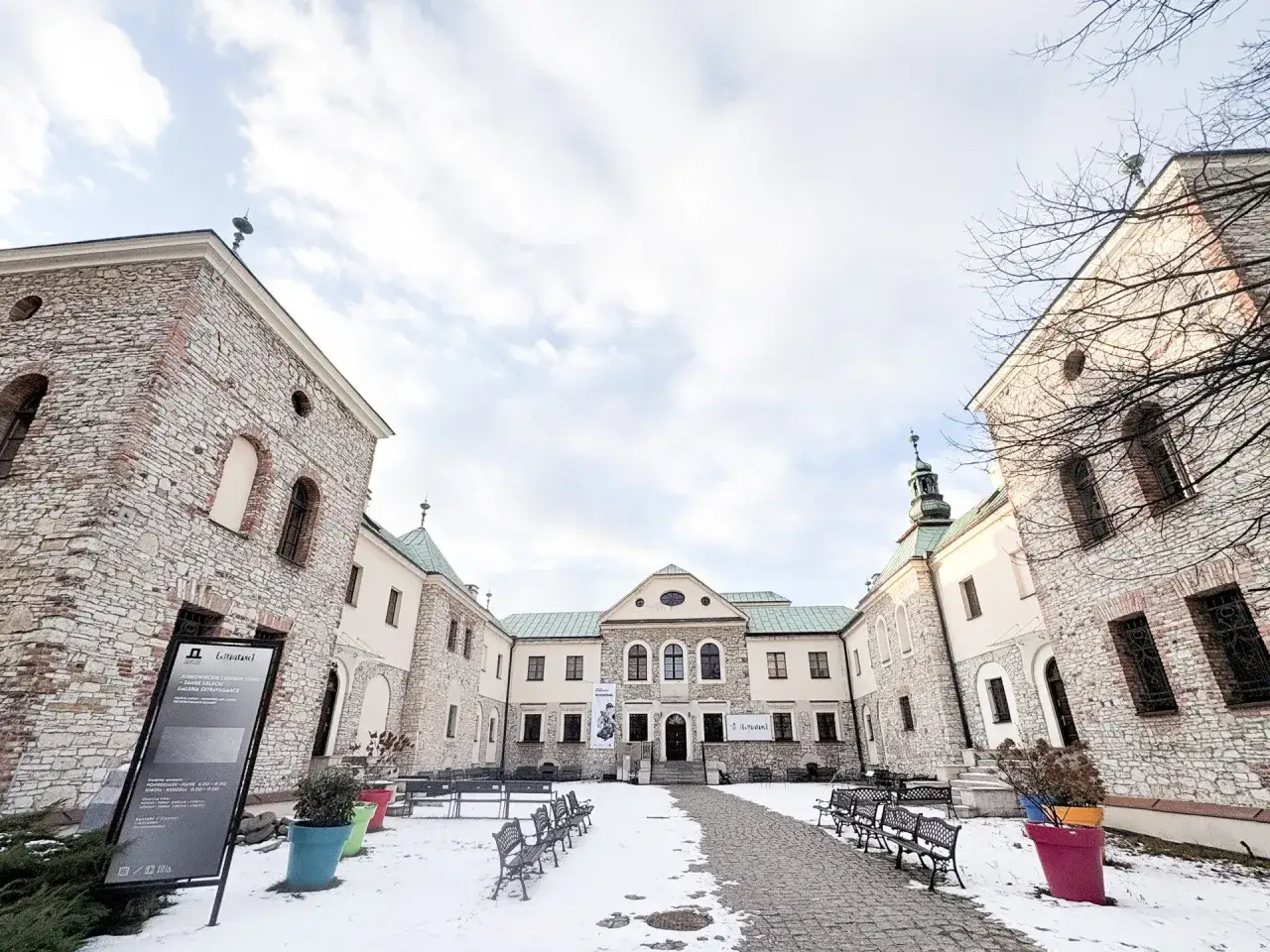 Zamek Sielecki Sosnowiec: Od warowni do centrum sztuki Przewodnik