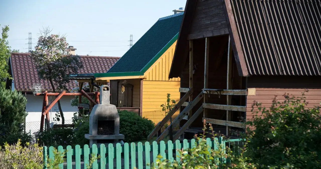 Czy można wędzić na działce ROD? Przepisy i ważne zasady do poznania