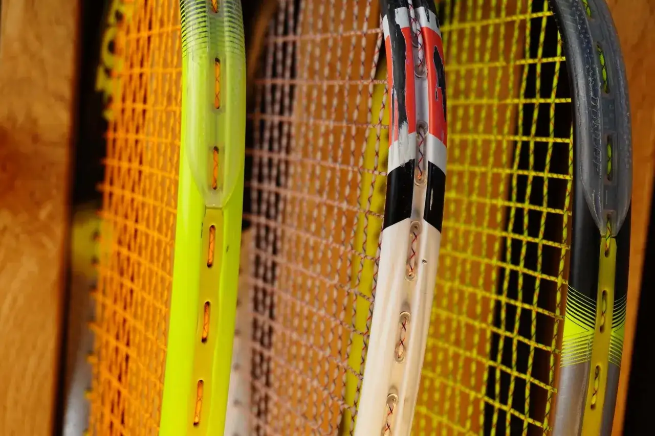 Jak wybrać idealną rakietę squash dla początkujących i zaawansowanych