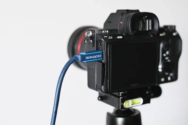 Jak zgrać zdjęcia z aparatu Sony na komputer bez problemów?