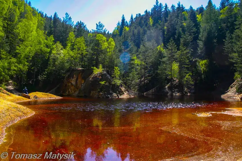 Kolorowe Jeziorka – kiedy najlepiej jechać, aby uniknąć tłumów?