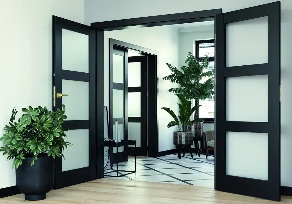 Jakie drzwi do salonu wybrać, aby zapewnić komfort i styl wnętrza