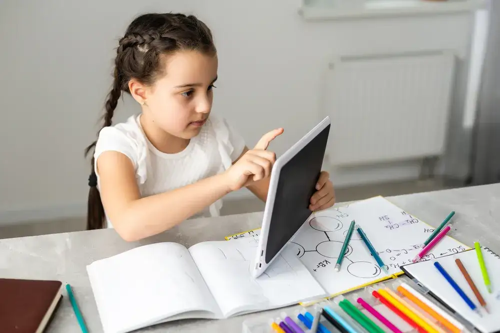 Skuteczne sposoby jak zachęcić dzieci do nauki: poradnik dla rodziców