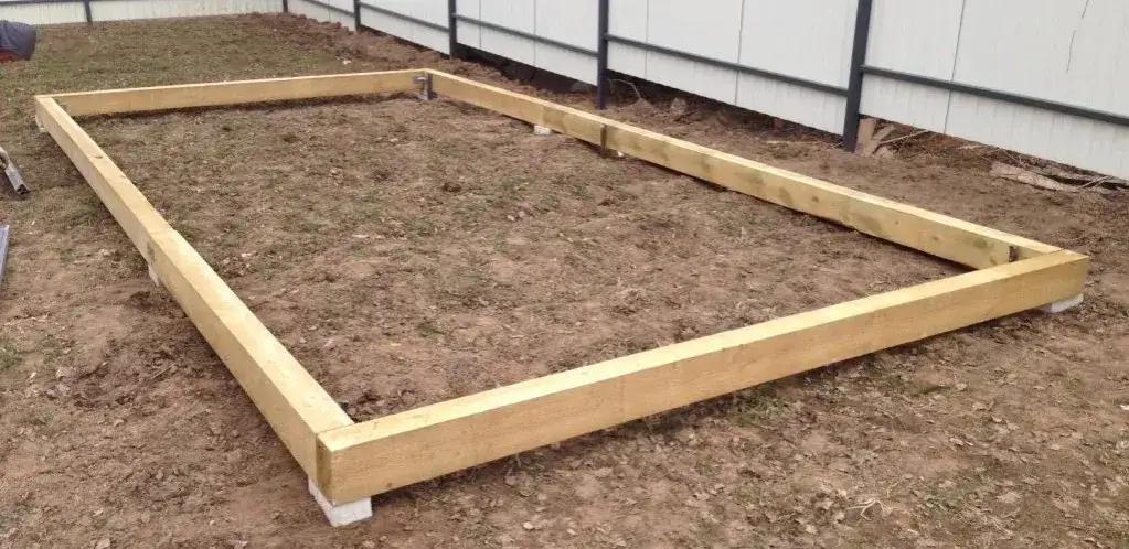 Jak zbudować solidny fundament pod szklarnię - kroki i wskazówki