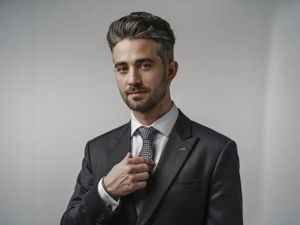 Najlepsze fryzury do owalnej twarzy męskiej - poznaj 8 propozycji dla Ciebie