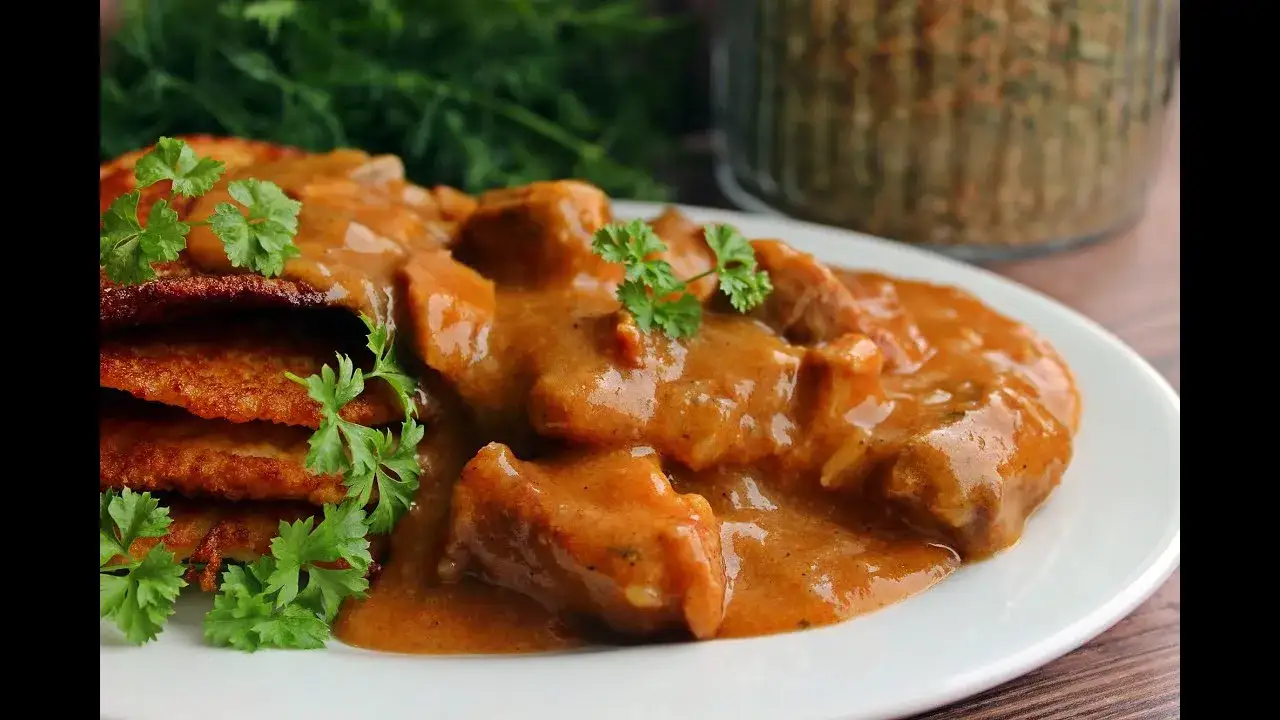 Z czego gulasz? Wybierz idealne mięso lub zamiennik!