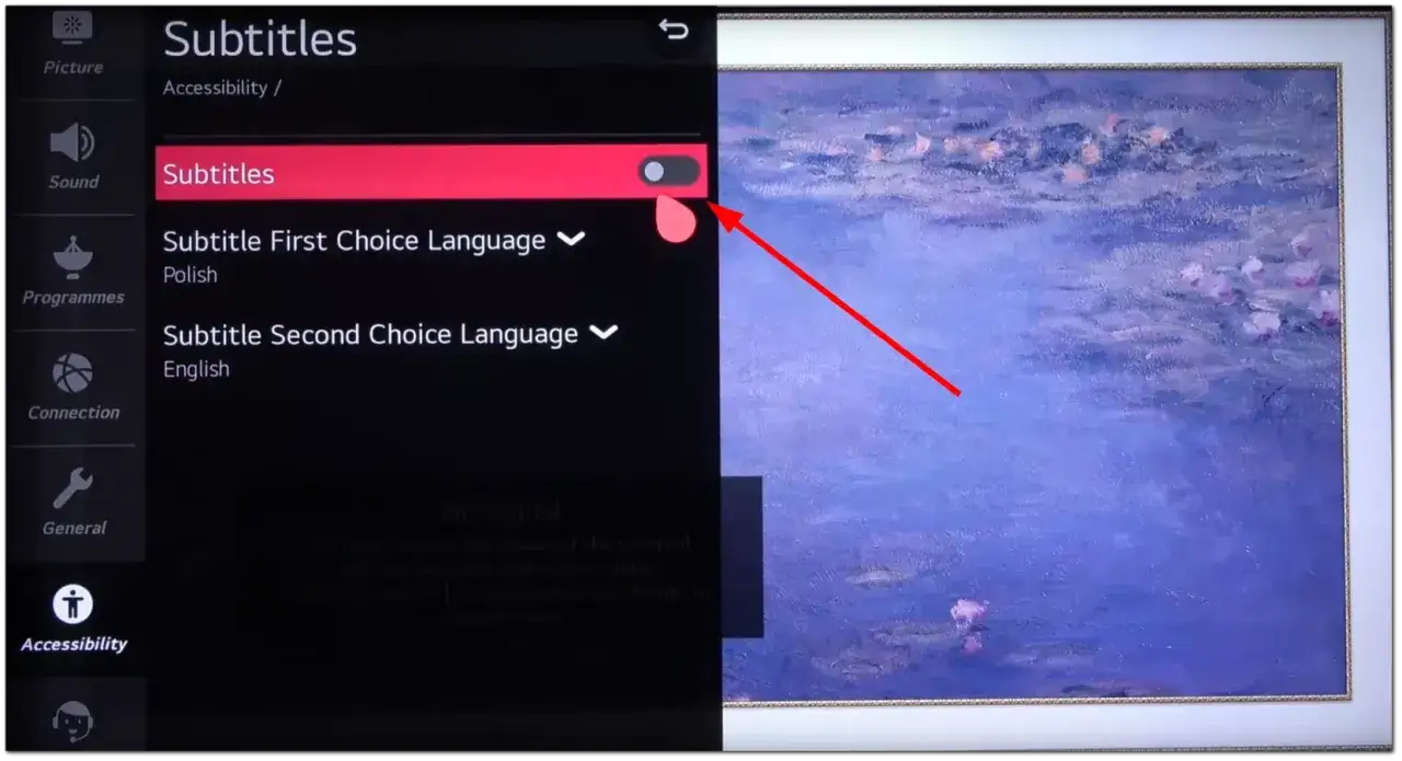 Menu telewizora LG z opcją napisów i przełącznikiem, obok obrazu.