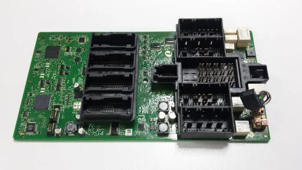 Problemy z BMW E60 Kombi: Jak rozwiązać usterki i kodować moduł