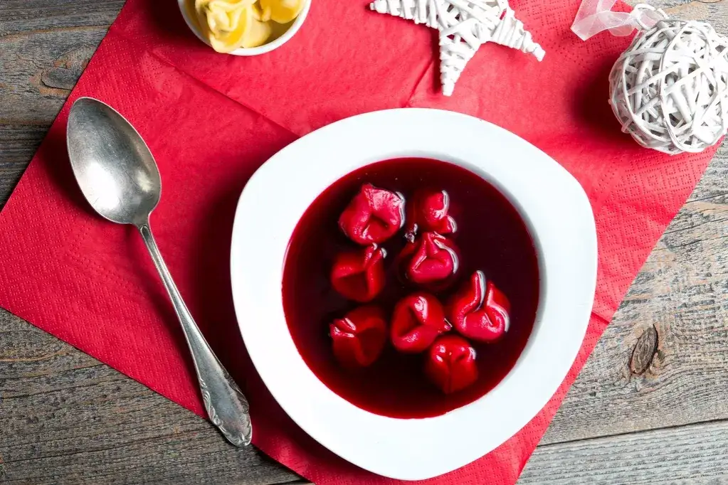 Czy pies może jeść barszcz czerwony? Zobacz, co może zaszkodzić