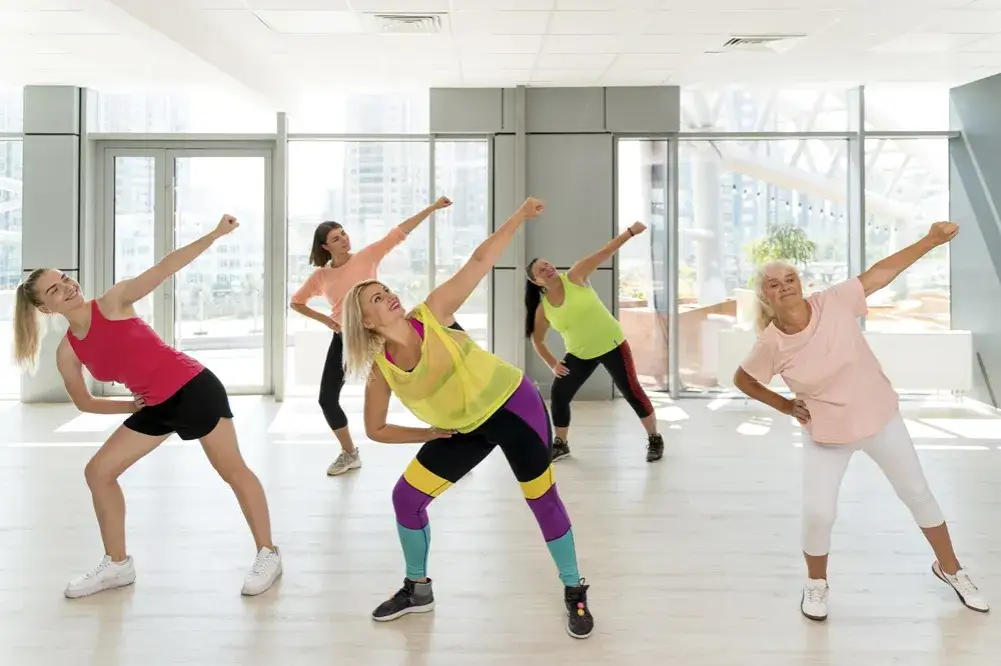 Trening fitness co to - poznaj jego korzyści i różne formy ćwiczeń