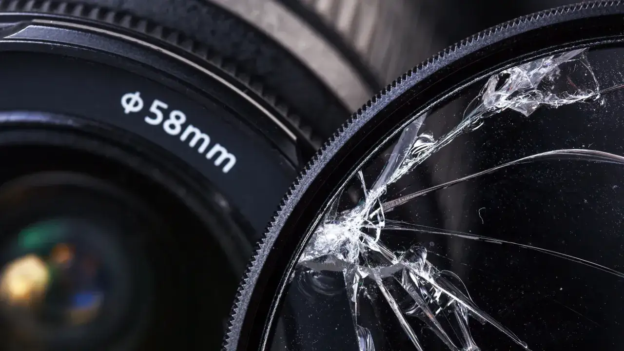 Filtr UV lustrzanka: Ochrona obiektywu i wpływ na zdjęcia
