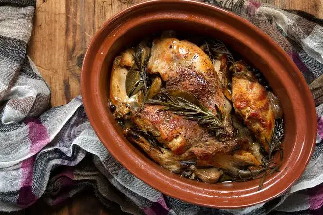 Jak przyrządzić królika na obiad, by zachwycić gości smakiem