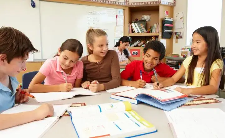 Jakie wykształcenie do pracy w świetlicy? Sprawdź wymagania