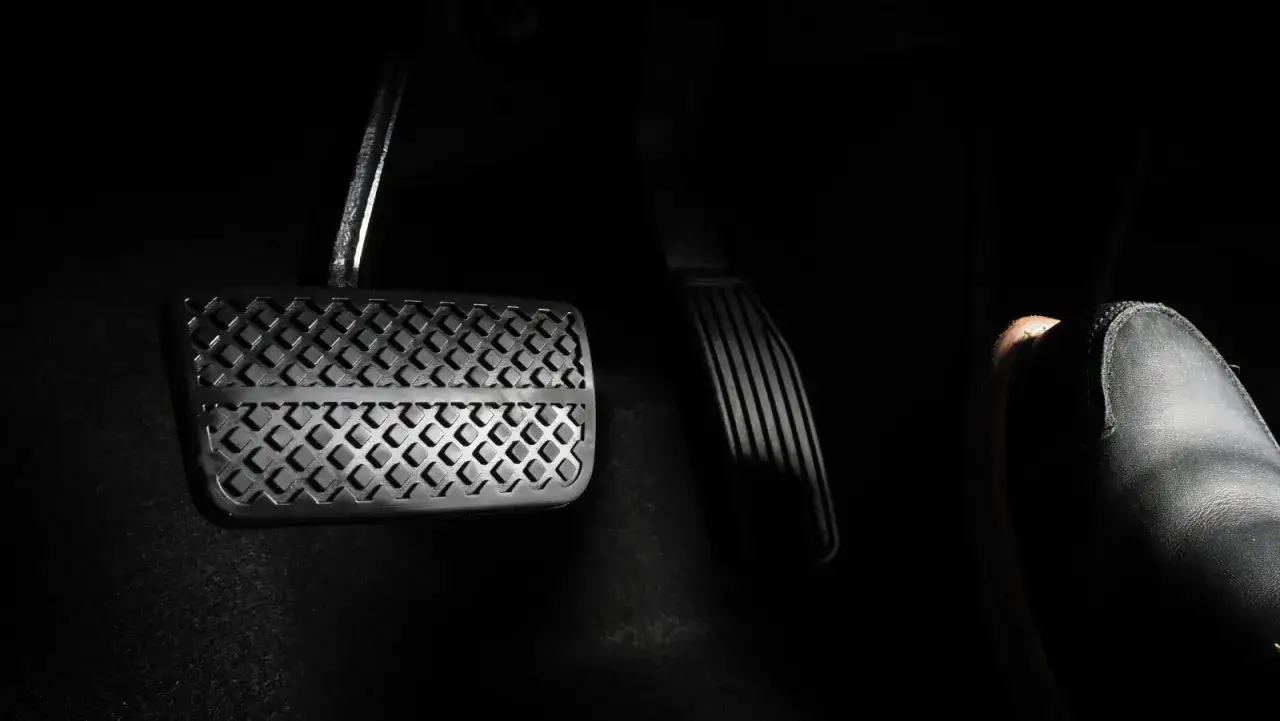 Jak działa sprzęgło: Kluczowe informacje o jego działaniu i użytkowaniu