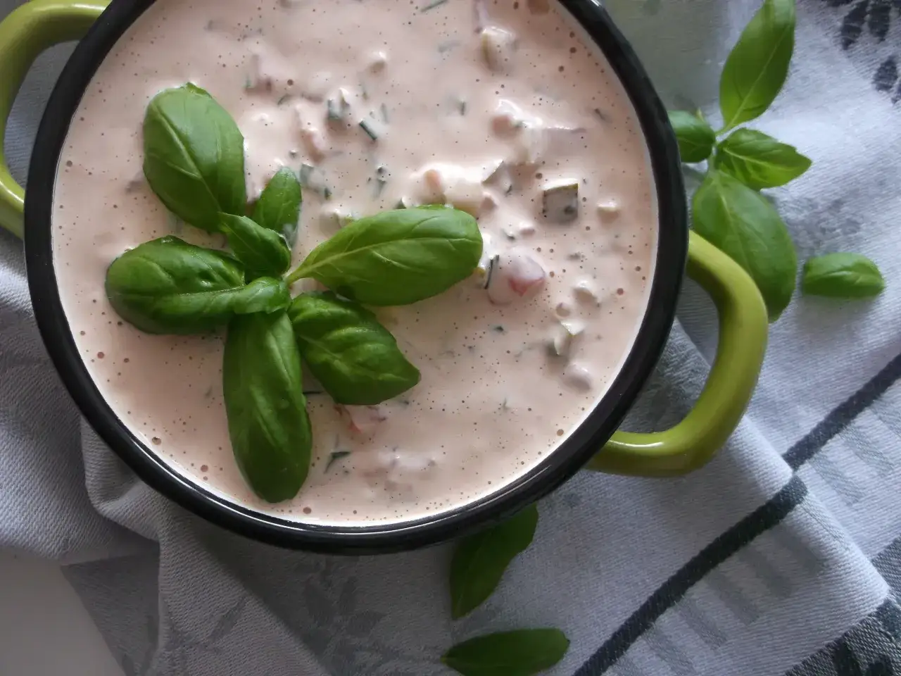 Sos amerykański do hamburgerów: przepis jak z restauracji!