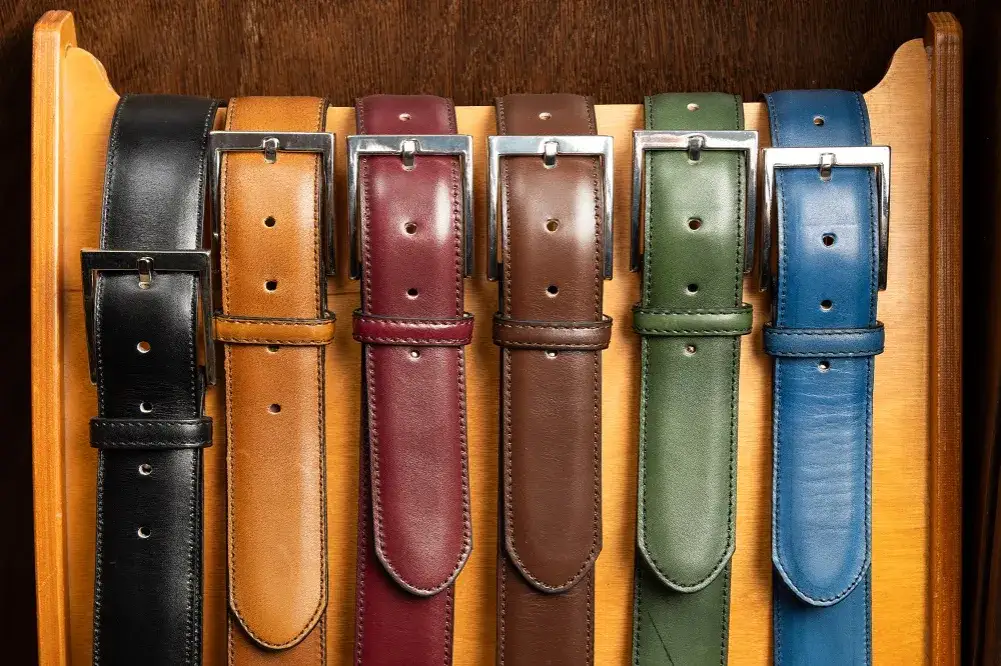 Jak przechowywać paski do spodni, aby uniknąć ich uszkodzenia?