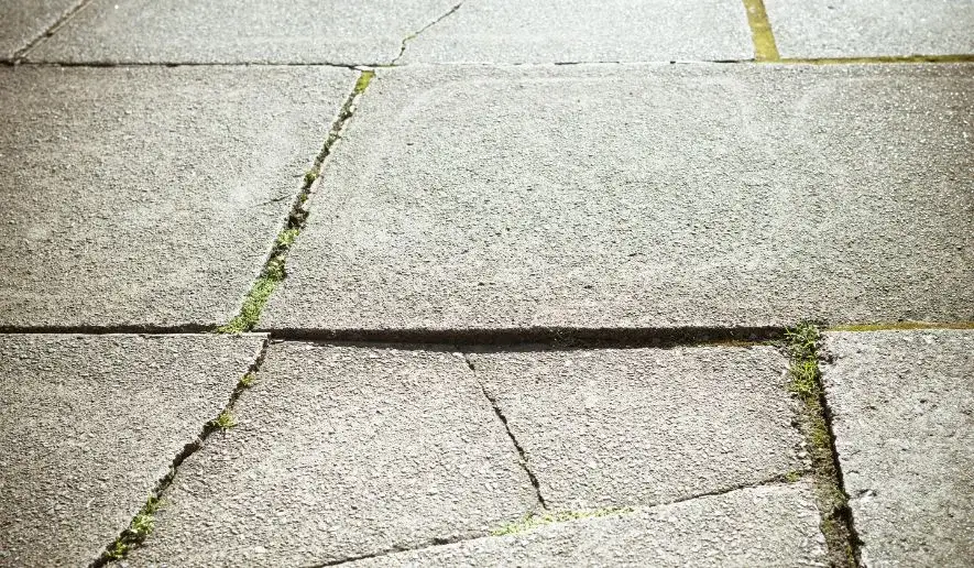 Jak kłaść kostkę brukową - uniknij najczęstszych błędów i zyskaj trwałość