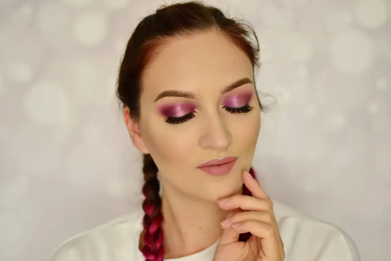 Makijaż "no makeup": Korektor solo dla idealnej cery?