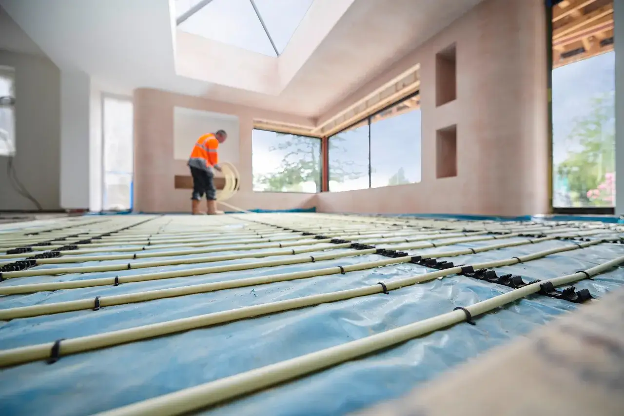 Czy buduje się ogrzewanie podłogowe pod meblami? Oto co warto wiedzieć