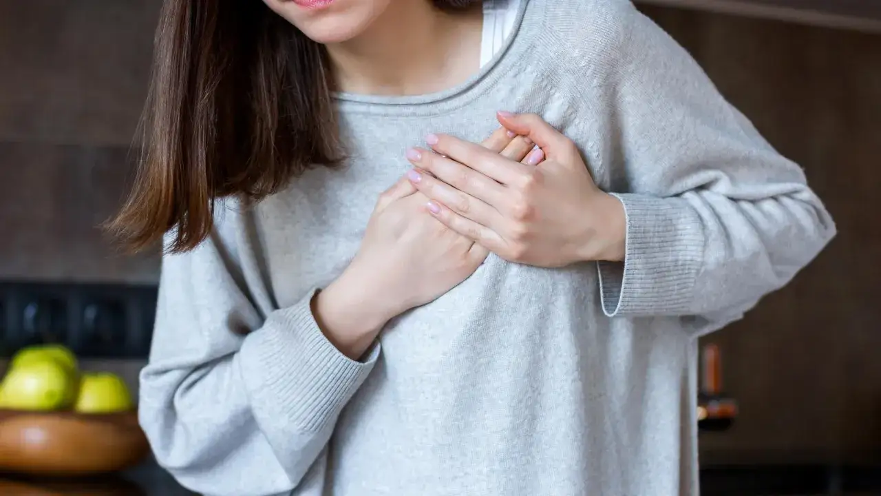 Ból piersi przy karmieniu: Przyczyny i skuteczne sposoby na ulgę