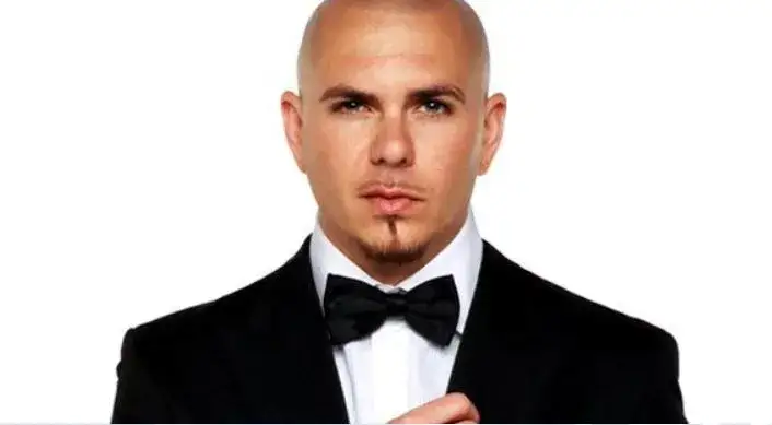 Ile naprawdę lat ma Pitbull? Prawda o wieku rapera Cię zaskoczy!