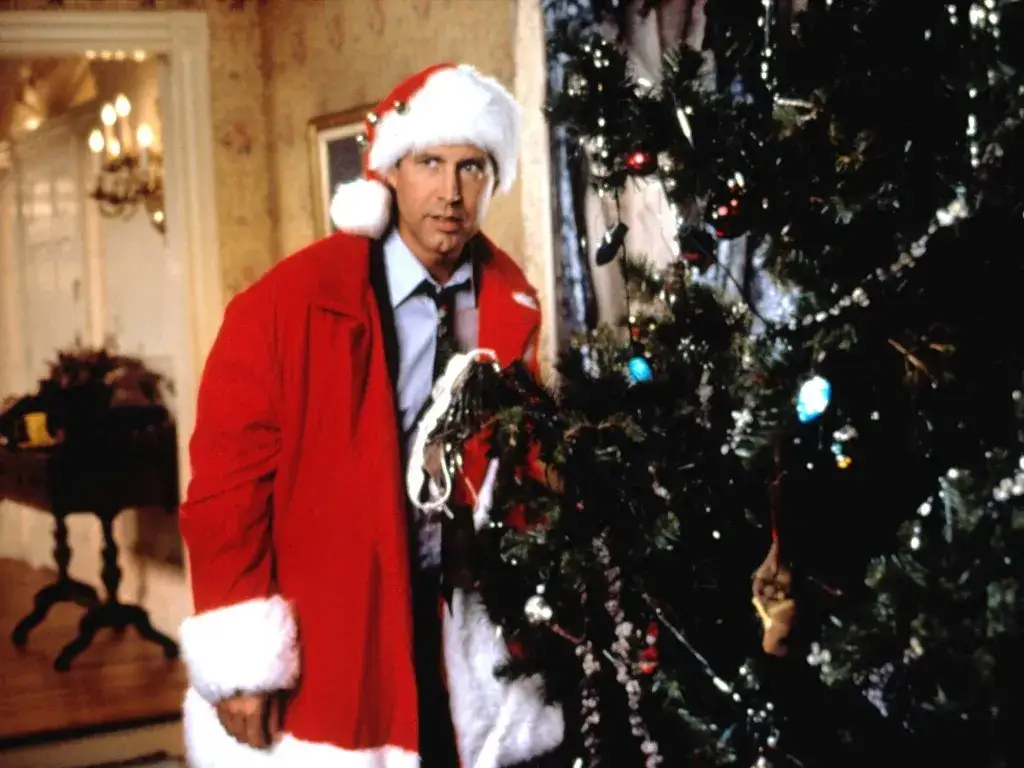 Odkryj Święta w Krzywym Zwierciadle: Zabawne Przygody Rodziny Griswoldów i Świętego Mikołaja