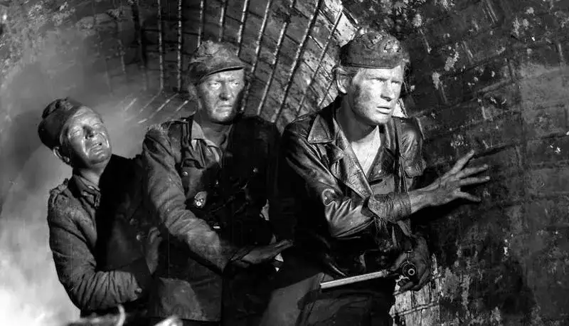 Kanał Andrzeja Wajdy: Recenzja arcydzieła polskiego kina wojennego