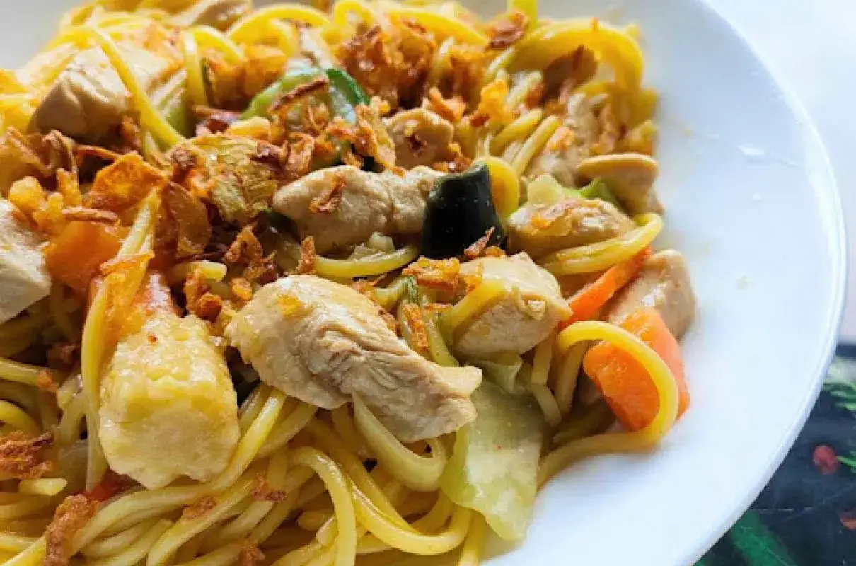 Spaghetti z sosem słodko kwaśnym - prosty przepis na wyjątkowy smak