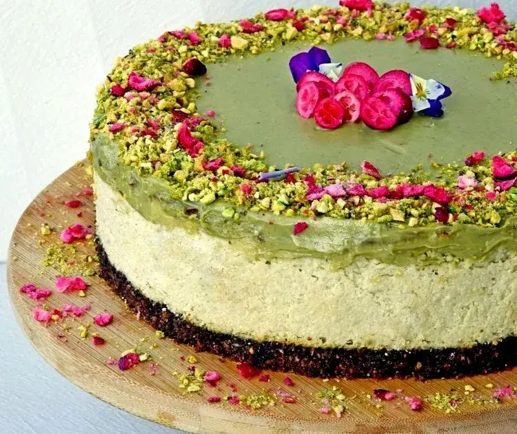 Przepis na sernik pistacjowy bez pieczenia: Zielona słodycz od Matteo Brunettiego