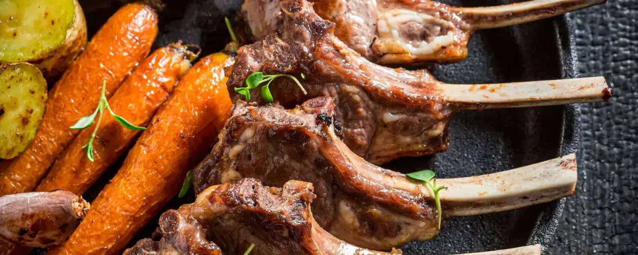 Welches Gewürz passt zu Lamm? Die besten Kräuter für perfekten Genuss