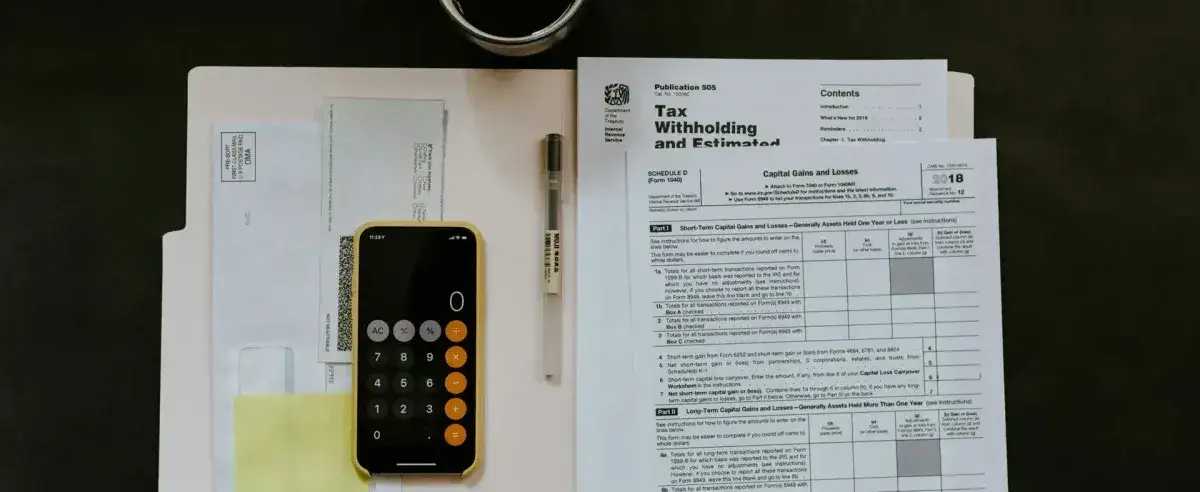 VAT na noclegi: 8% czy 23%? Uniknij błędów!