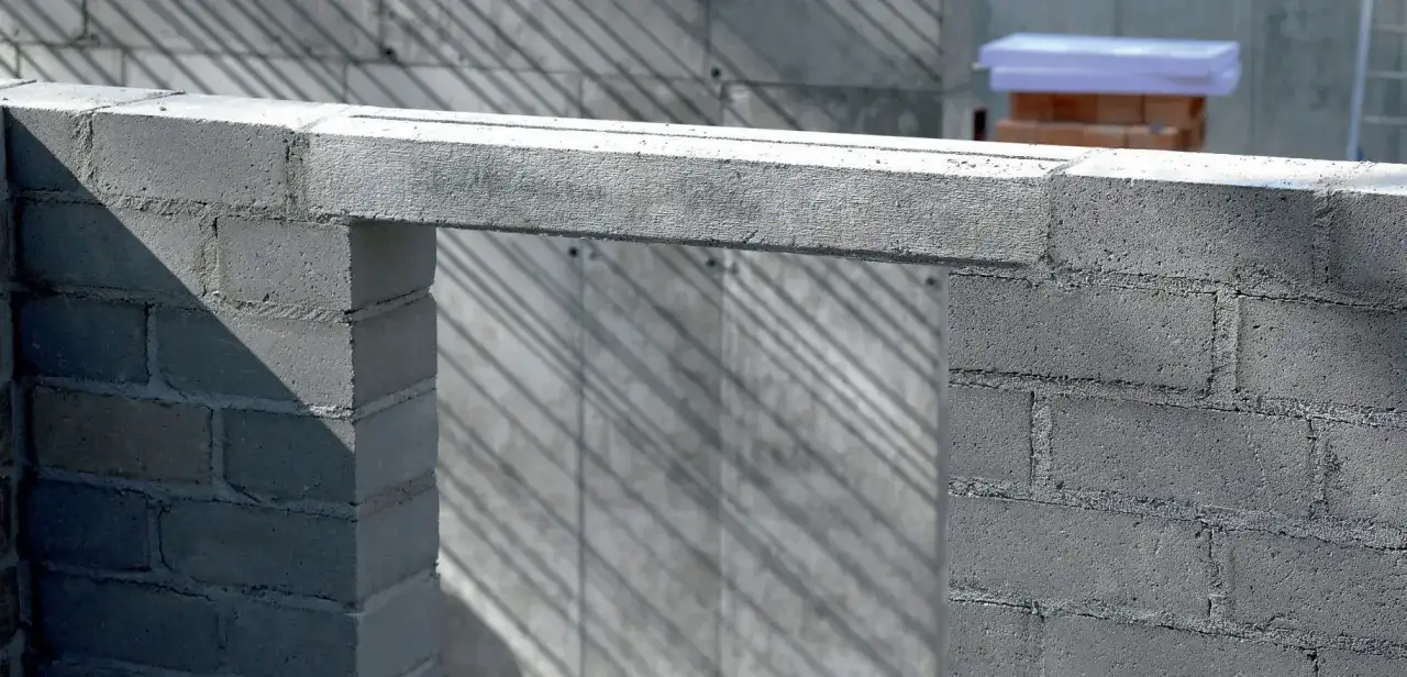 Nadproża na ścianki działowe: rodzaje, montaż i zastosowanie