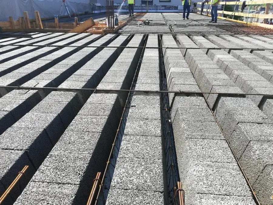 Czy strop teriva może się zawalić? Objawy i przyczyny zagrożenia