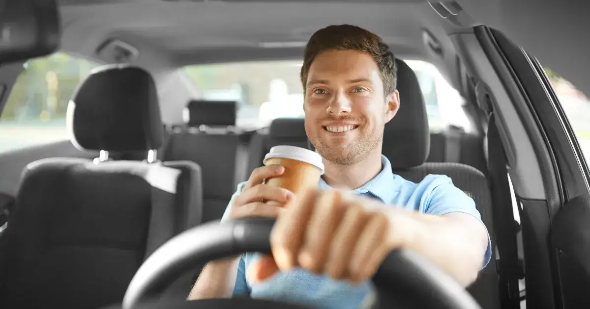 Jaki kubek podróżnika wybrać na co dzień? Praktyczny poradnik zakupowy