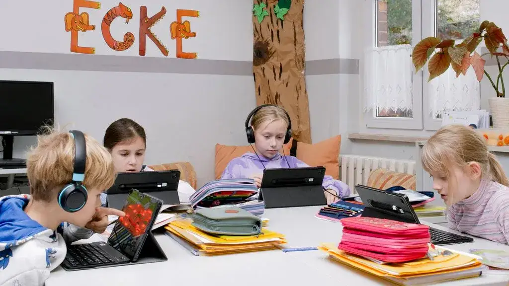 Wissenschaft in die Schulen: So bringen Sie aktuelle Forschung ins Klassenzimmer