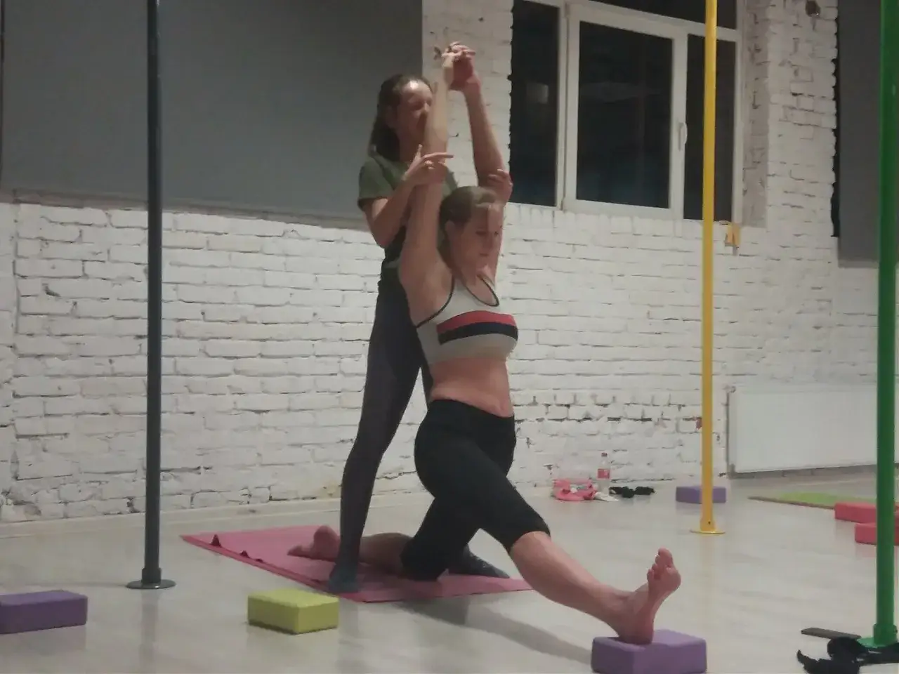 Jak zrobić szpagat francuski? Bezpieczny poradnik dla początkujących