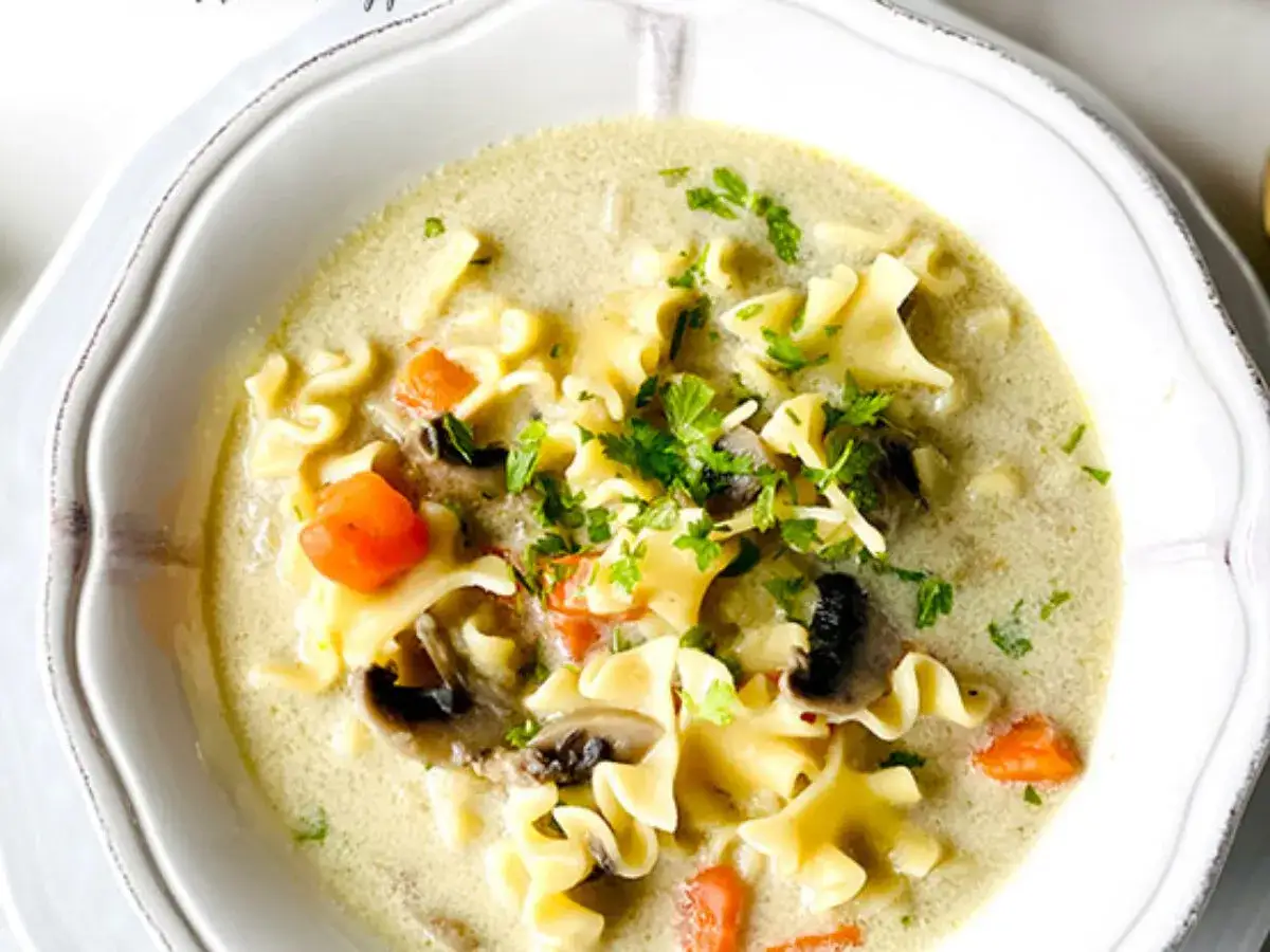 Jakie zupy z makaronem? Przepisy, triki i idealna konsystencja