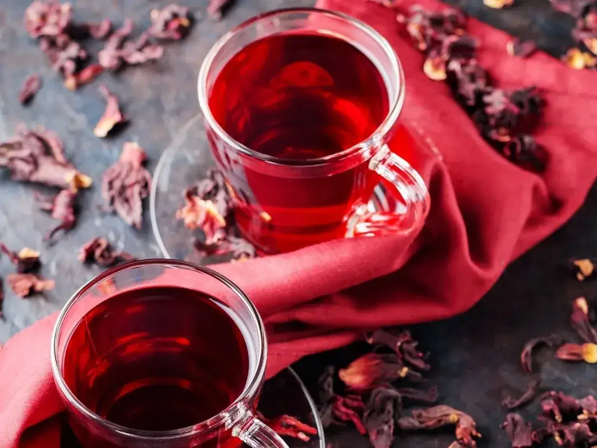 Jakie herbaty są moczopędne i jak mogą wspierać zdrowie?