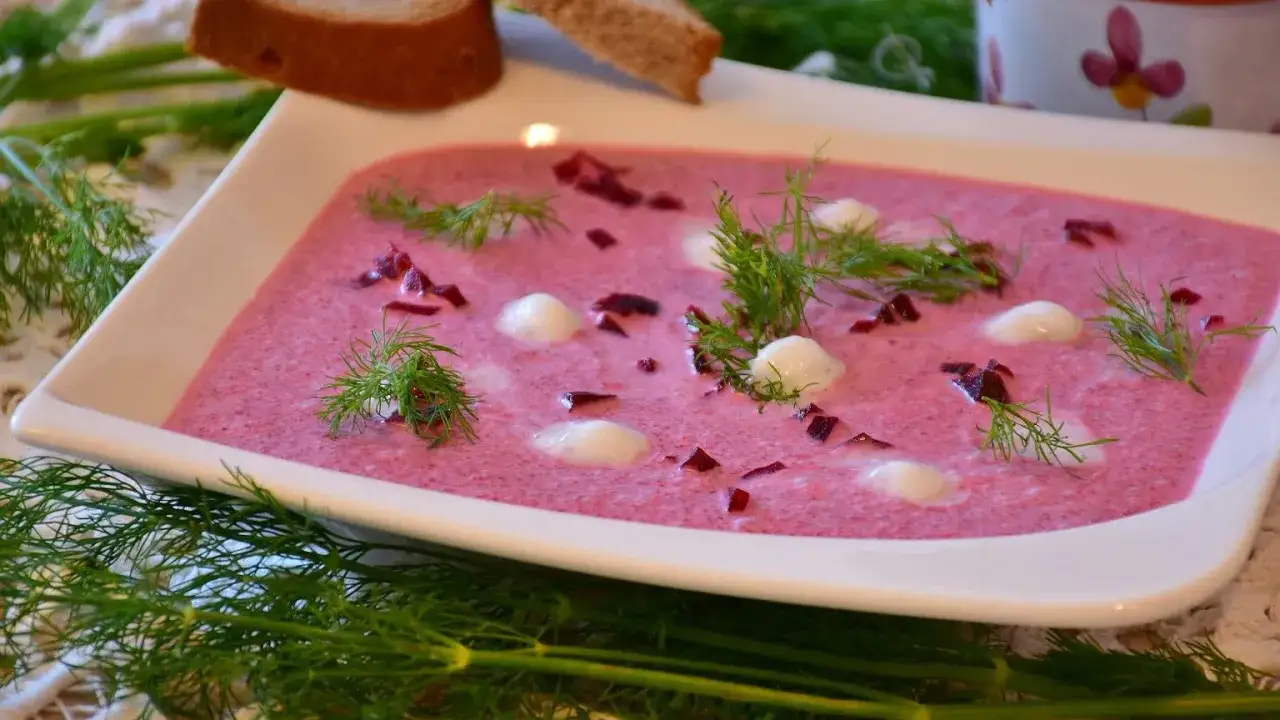 Ile kalorii ma zupa buraczkowa? Zaskakujące fakty o jej kaloryczności