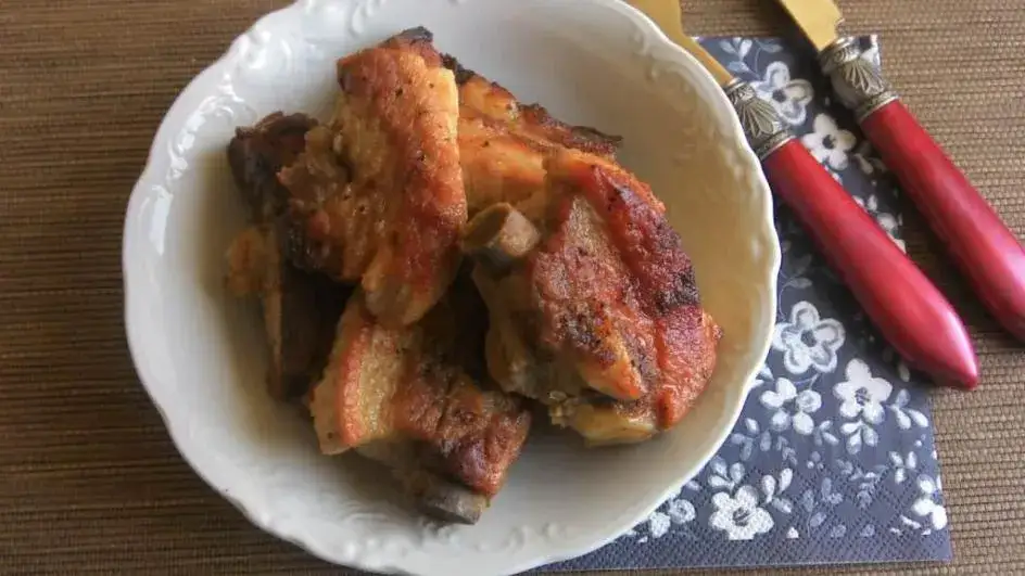 Jak zrobić żeberka w piekarniku - najlepszy przepis na soczyste mięso