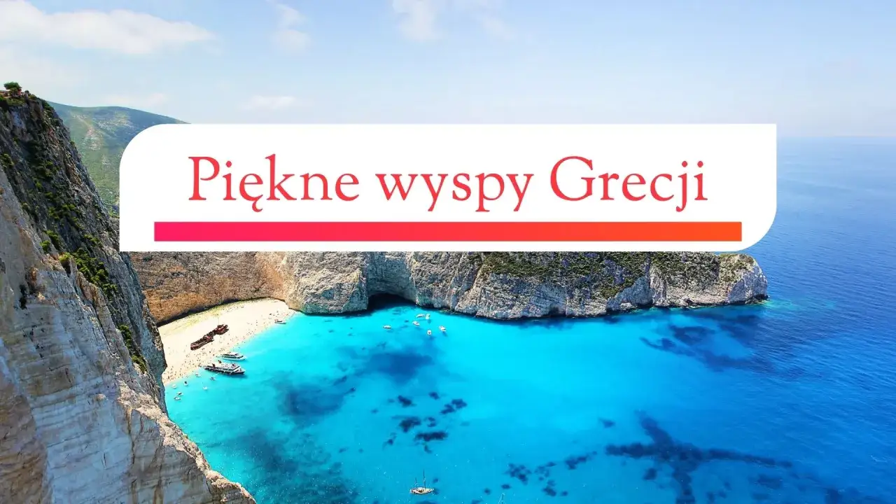 Widok na zatokę Navagio na Zakynthos z wrakiem statku i turkusową wodą.